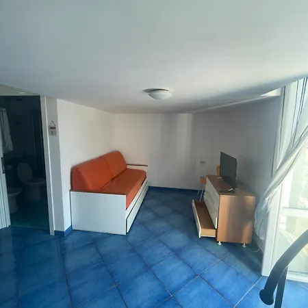 Agenzia Isotur Nonna Giulia 32 Vista Mare - Soppalcata Πόντσα